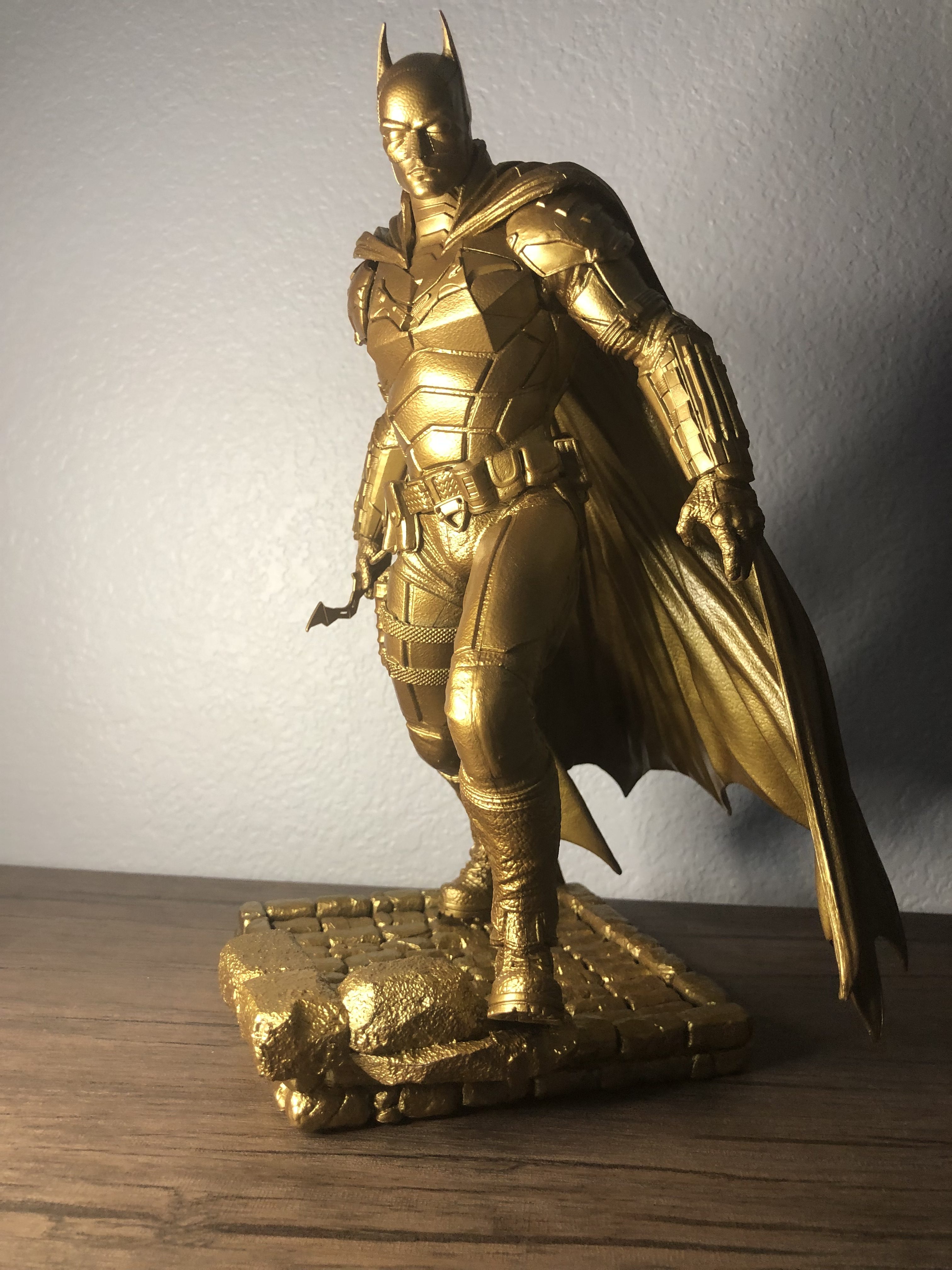 Action Figures & Statues